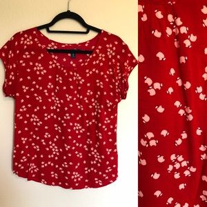 Apple print red top
